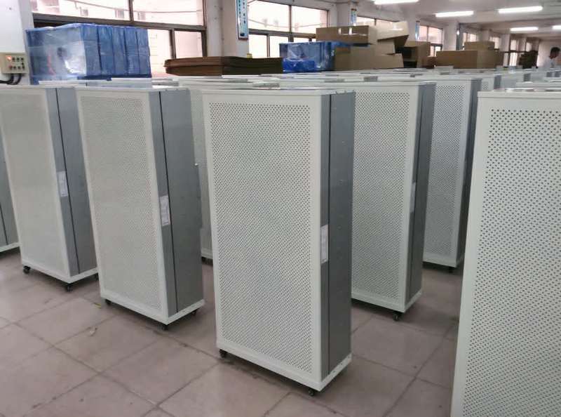 準(zhǔn)備出廠的FFU凈化單元
